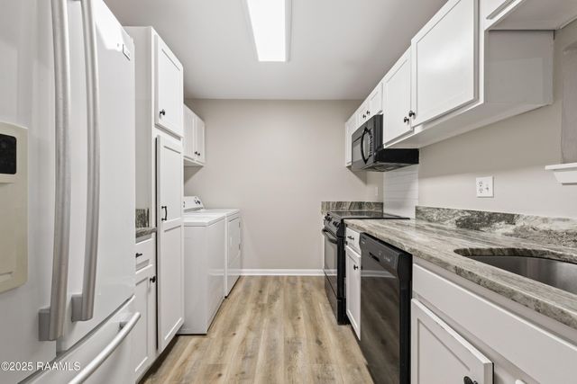 701 S College Road 303, Lafayette, LA 70503