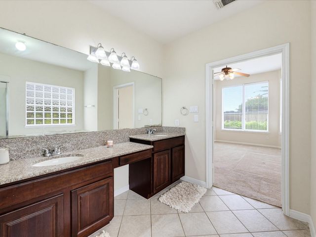 57 Terra Bella Dr, Manvel, TX 77578