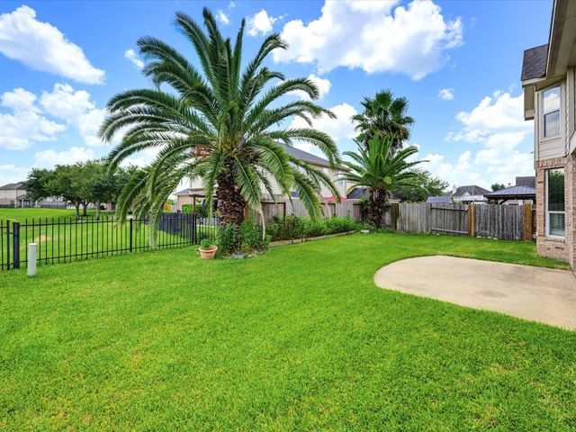 57 Terra Bella Dr, Manvel, TX 77578