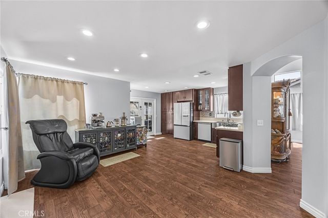 850 Autumn, Corona, CA 92881