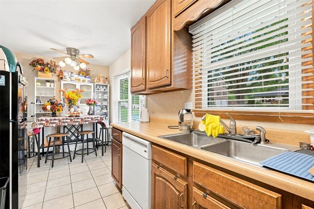3808 Elmwood Drive NE, Cedar Rapids, IA 52402