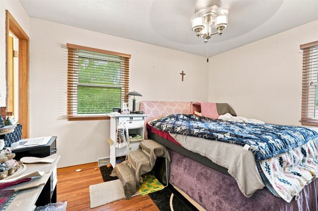 3808 Elmwood Drive NE, Cedar Rapids, IA 52402