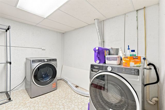 3808 Elmwood Drive NE, Cedar Rapids, IA 52402