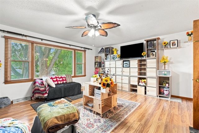 3808 Elmwood Drive NE, Cedar Rapids, IA 52402