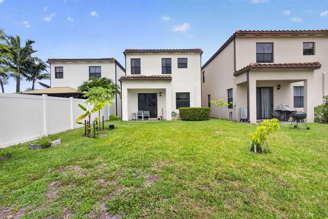 4009 Sequoia Place, Riviera Beach, FL 33410