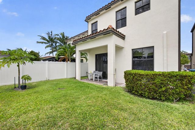4009 Sequoia Place, Riviera Beach, FL 33410