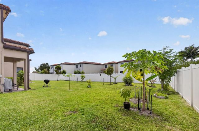 4009 Sequoia Place, Riviera Beach, FL 33410