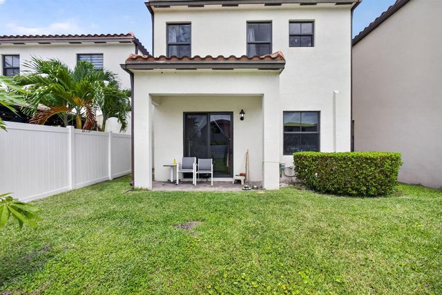 4009 Sequoia Place, Riviera Beach, FL 33410
