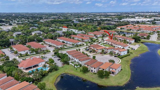 4009 Sequoia Place, Riviera Beach, FL 33410