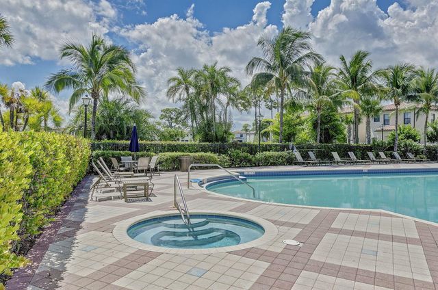 4009 Sequoia Place, Riviera Beach, FL 33410