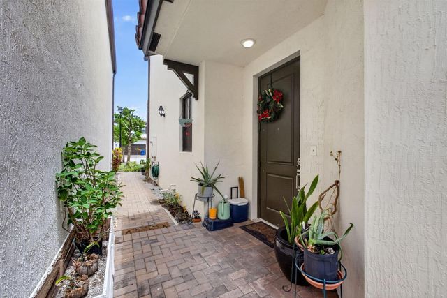 4009 Sequoia Place, Riviera Beach, FL 33410