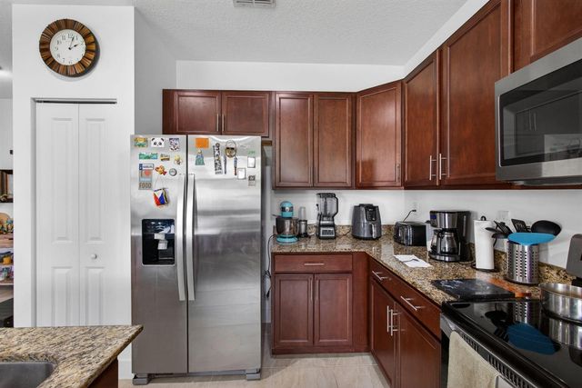 4009 Sequoia Place, Riviera Beach, FL 33410