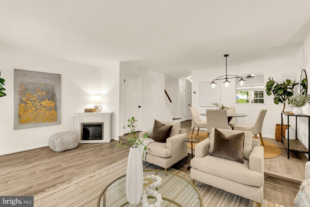 Image 13 of property listing at 19123 GROTTO LN, Germantown, MD 20874