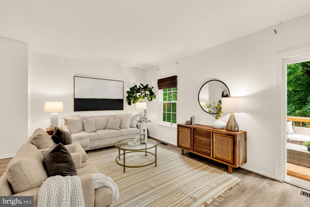 Image 15 of property listing at 19123 GROTTO LN, Germantown, MD 20874