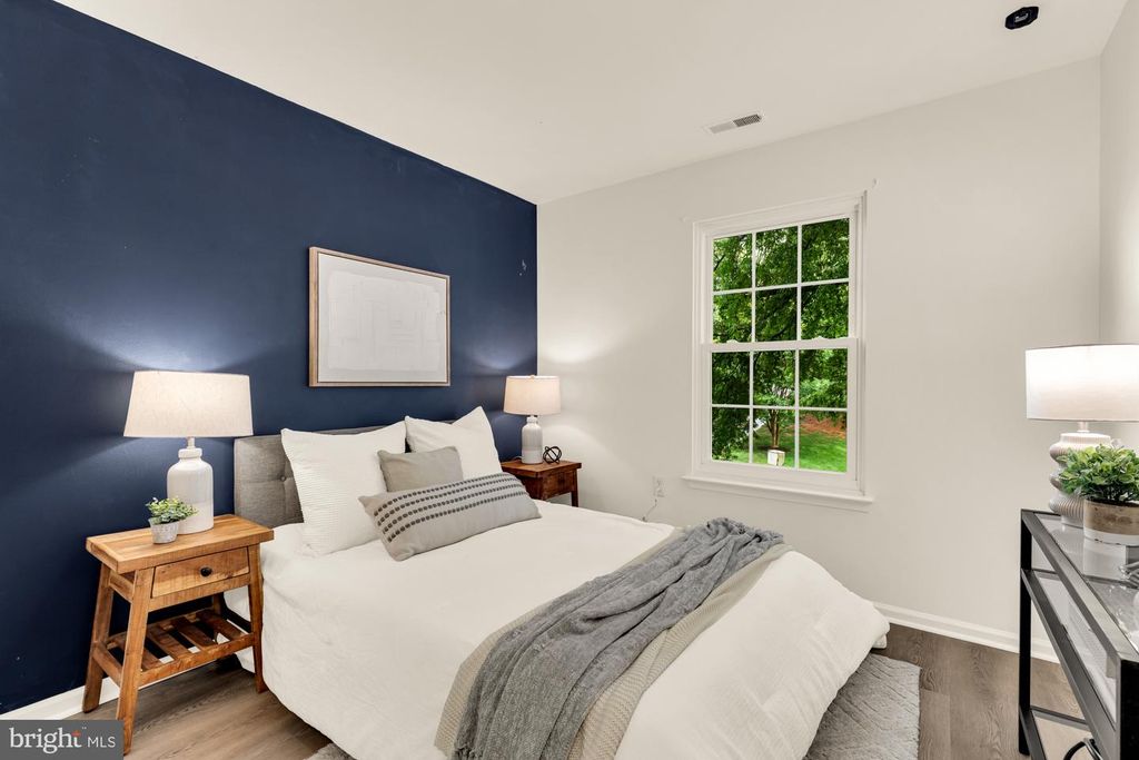 Image 24 of property listing at 19123 GROTTO LN, Germantown, MD 20874