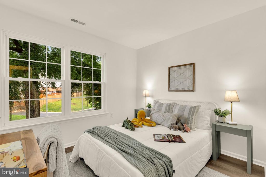 Image 27 of property listing at 19123 GROTTO LN, Germantown, MD 20874