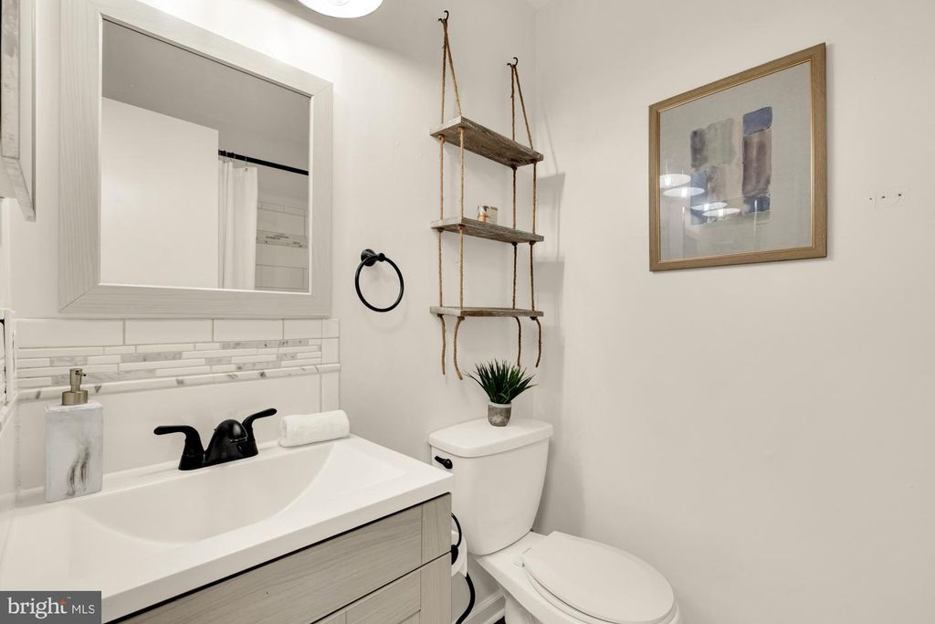 Image 31 of property listing at 19123 GROTTO LN, Germantown, MD 20874