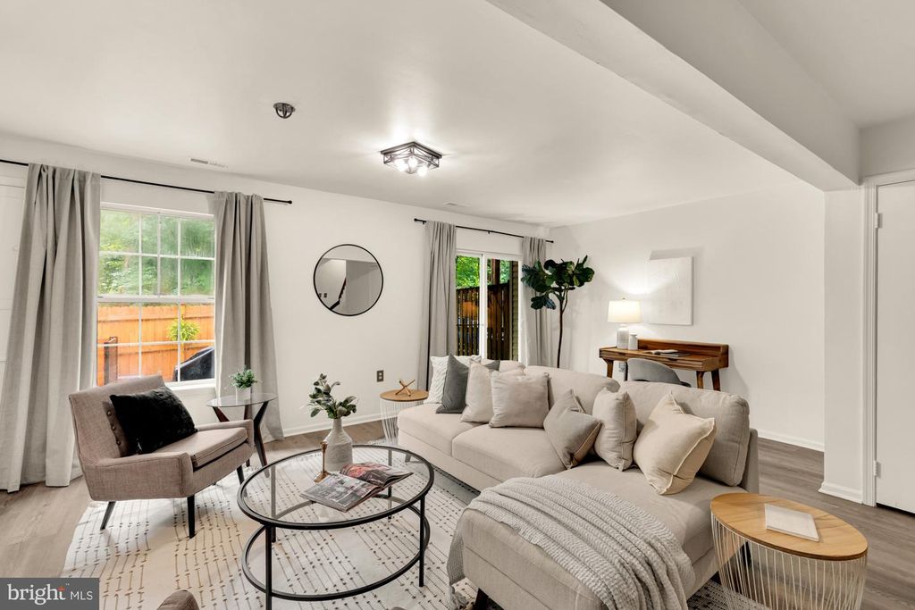 Image 36 of property listing at 19123 GROTTO LN, Germantown, MD 20874