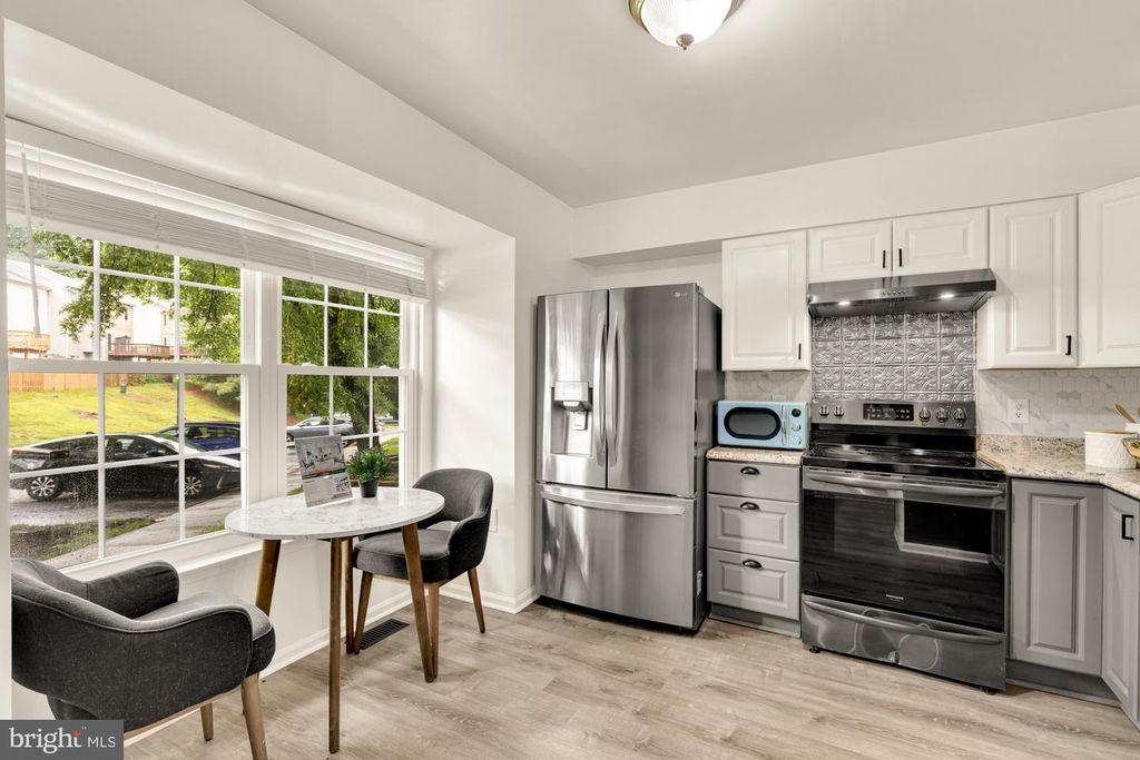 Image 5 of property listing at 19123 GROTTO LN, Germantown, MD 20874
