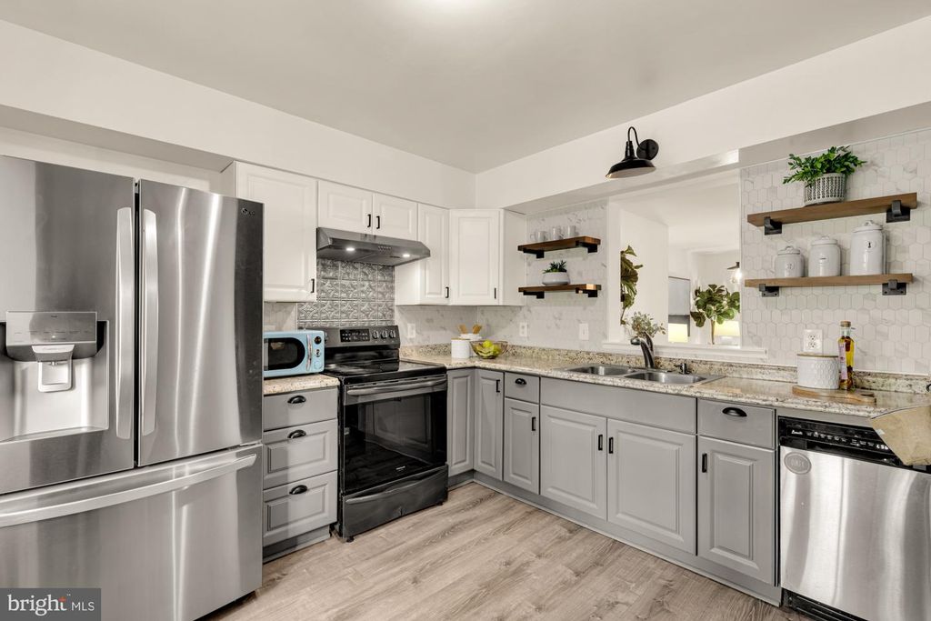 Image 7 of property listing at 19123 GROTTO LN, Germantown, MD 20874