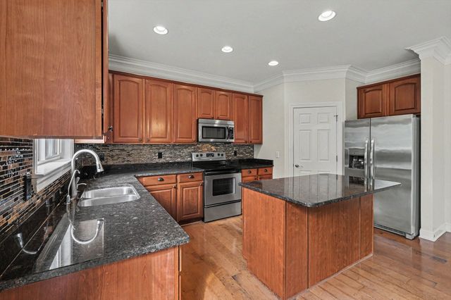 1214 Broadmoor Cir, Franklin, TN 37067