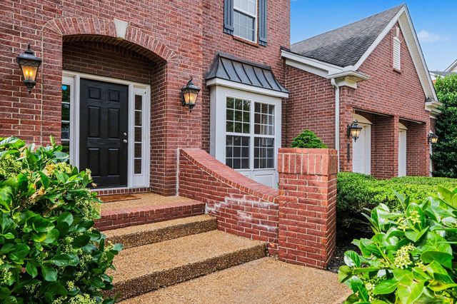 1214 Broadmoor Cir, Franklin, TN 37067