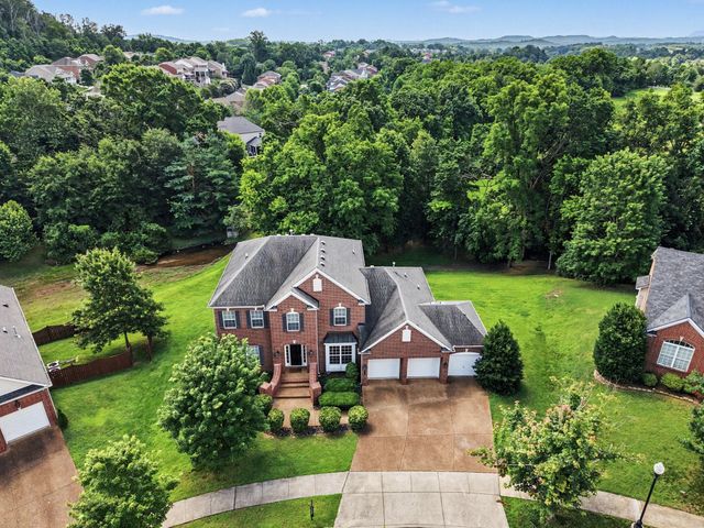 1214 Broadmoor Cir, Franklin, TN 37067