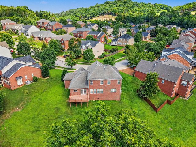 1214 Broadmoor Cir, Franklin, TN 37067
