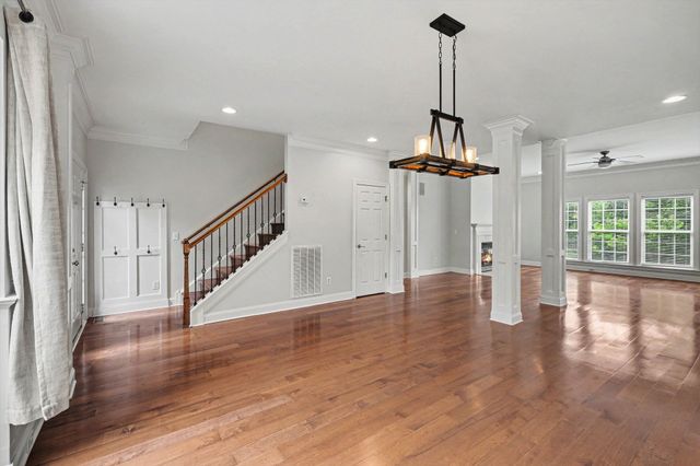1214 Broadmoor Cir, Franklin, TN 37067