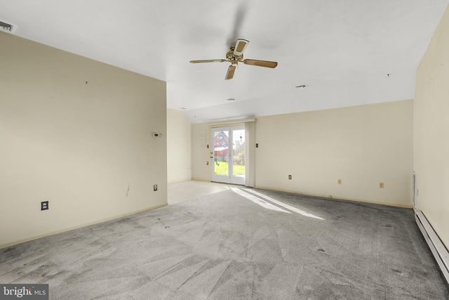 2 ARLIN CIR, Lititz, PA 17543