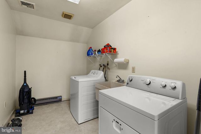 2 ARLIN CIR, Lititz, PA 17543