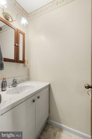 2 ARLIN CIR, Lititz, PA 17543
