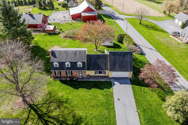 2 ARLIN CIR, Lititz, PA 17543
