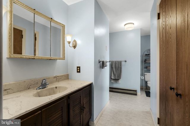 2 ARLIN CIR, Lititz, PA 17543