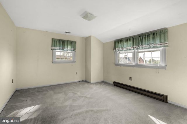2 ARLIN CIR, Lititz, PA 17543
