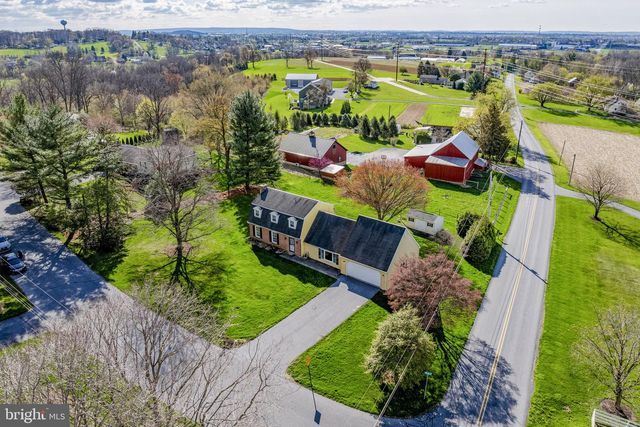 2 ARLIN CIR, Lititz, PA 17543