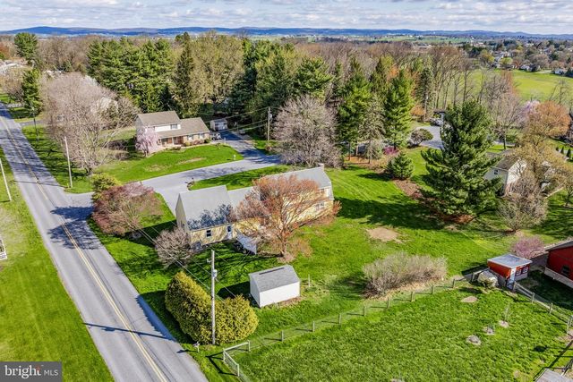 2 ARLIN CIR, Lititz, PA 17543