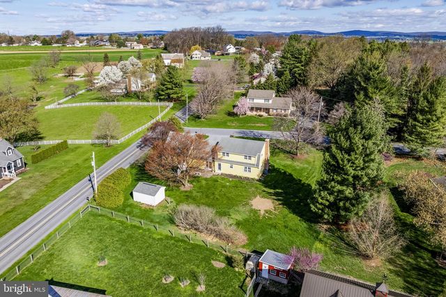 2 ARLIN CIR, Lititz, PA 17543