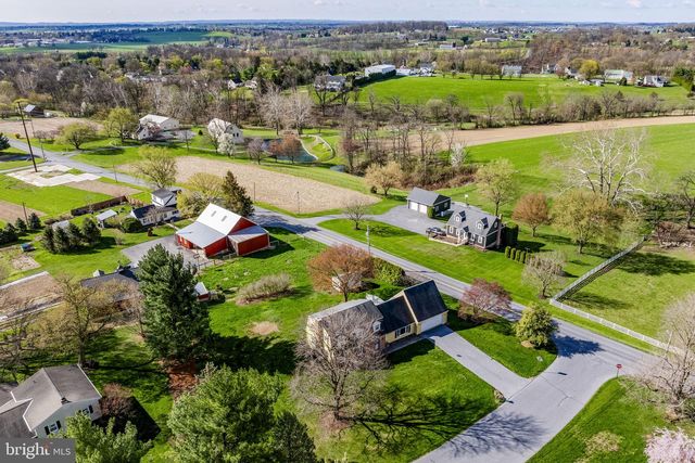 2 ARLIN CIR, Lititz, PA 17543