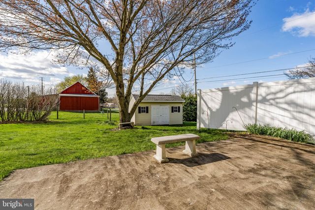 2 ARLIN CIR, Lititz, PA 17543