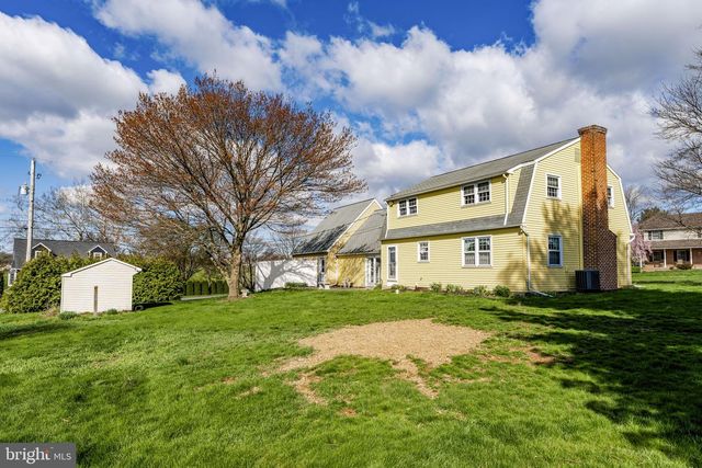 2 ARLIN CIR, Lititz, PA 17543
