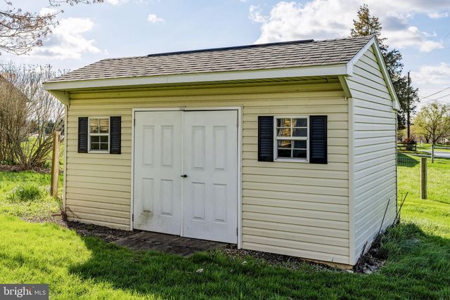 2 ARLIN CIR, Lititz, PA 17543