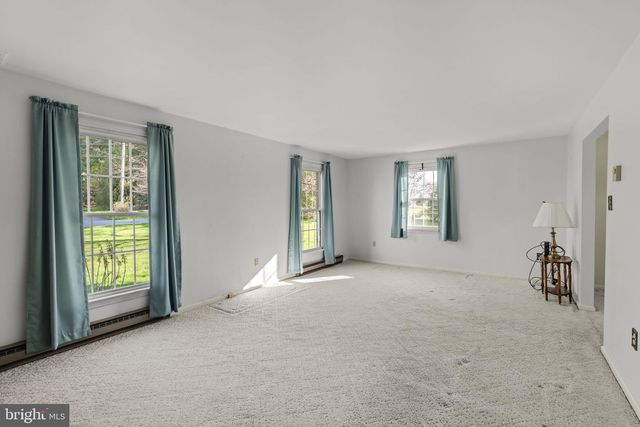 2 ARLIN CIR, Lititz, PA 17543