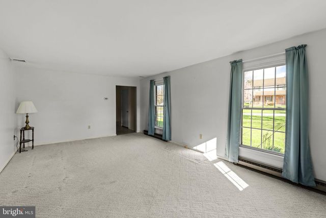 2 ARLIN CIR, Lititz, PA 17543
