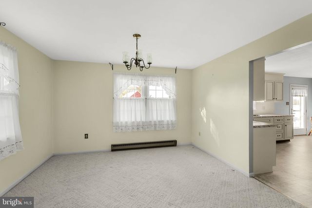 2 ARLIN CIR, Lititz, PA 17543
