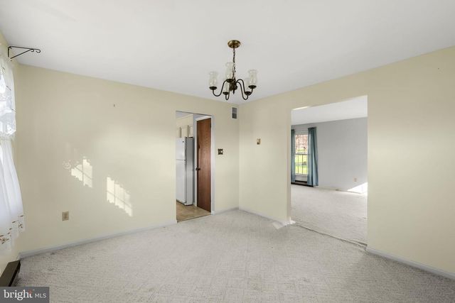 2 ARLIN CIR, Lititz, PA 17543