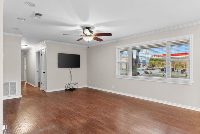 3217 Libbie St, Tyler, TX 75707