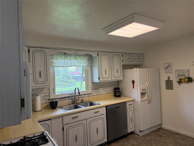 4520 BUDD Drive, Erie, PA 16506
