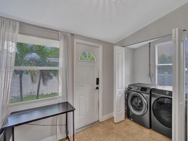 615 SW 4th Ave 1-2, Fort Lauderdale, FL 33315