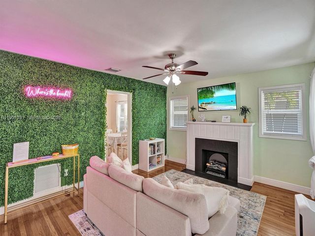 615 SW 4th Ave 1-2, Fort Lauderdale, FL 33315